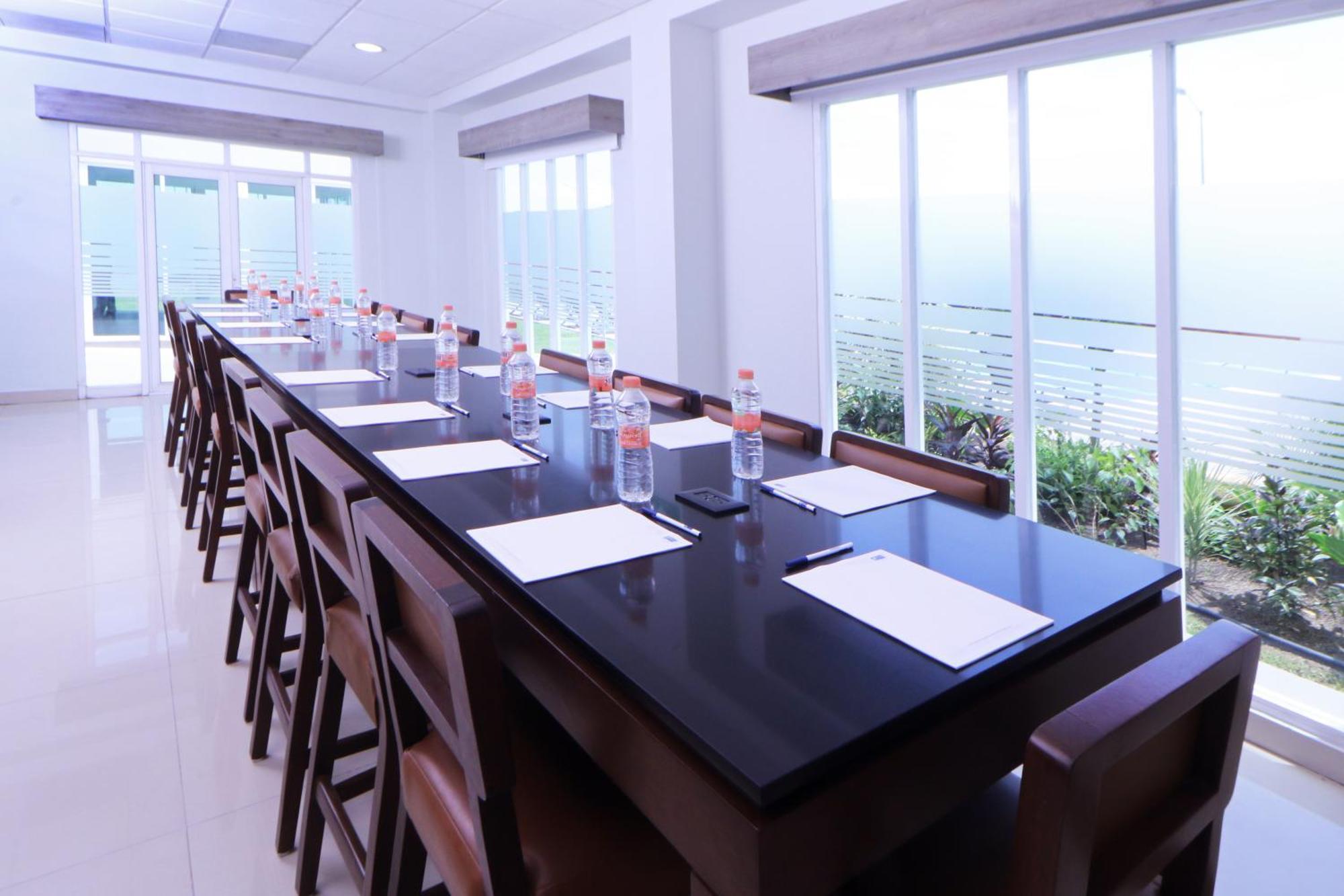 Holiday Inn Express Manzanillo By Ihg Kültér fotó