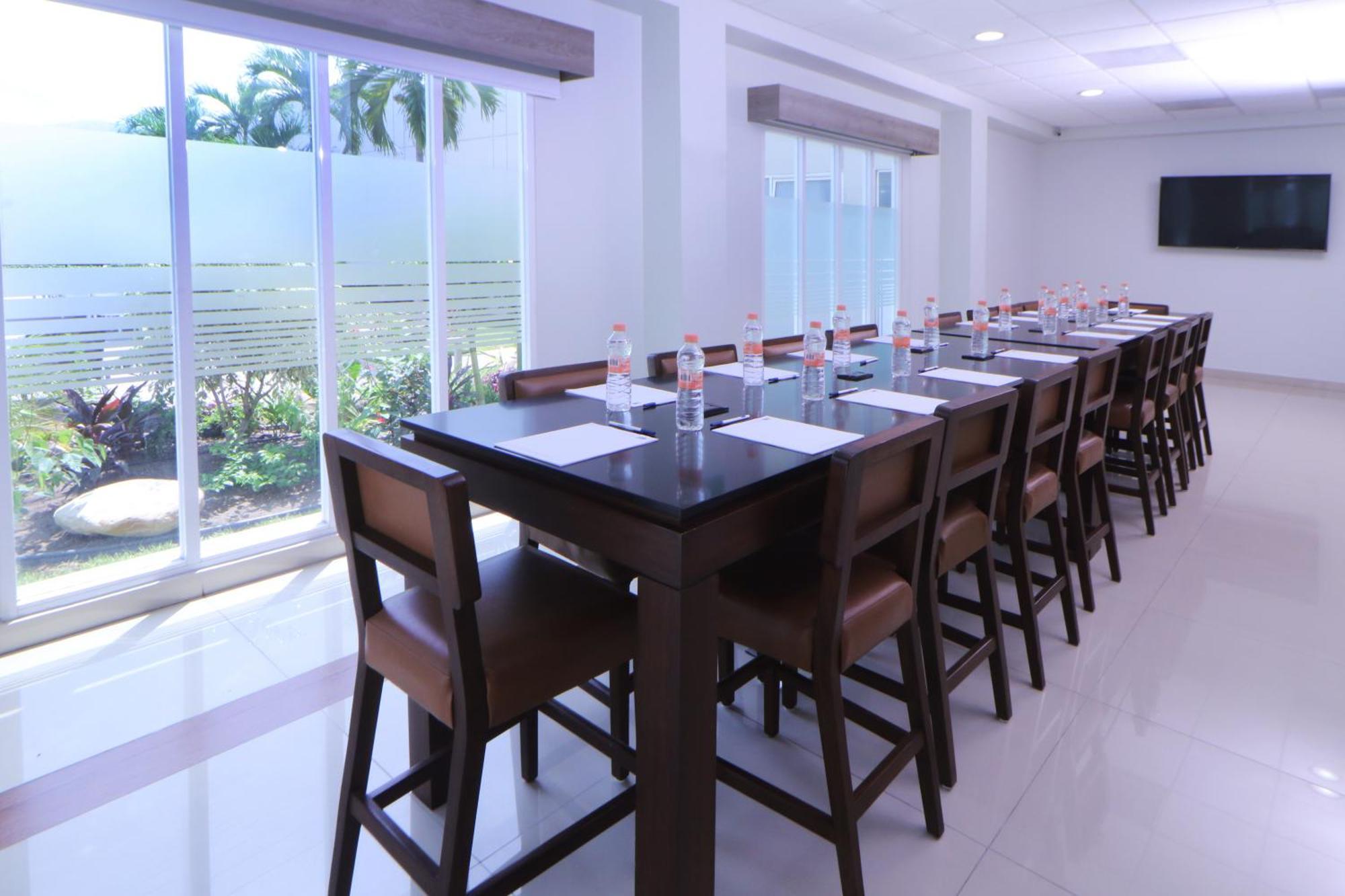 Holiday Inn Express Manzanillo By Ihg Kültér fotó